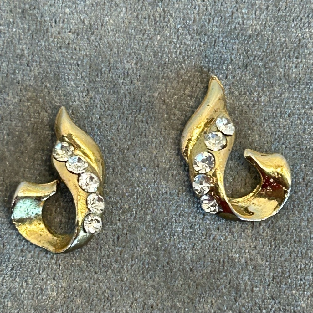 Goldtone swirl crystal  rhinestone cubic zirconia earrings